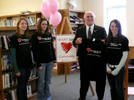 County Executive Steinhaus presents HEART Safe designation to Rhinebeck Reformed Church - photo 2