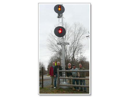 Maybrook Rail Line Railroad Signal Preserved on DRT  - photo 1